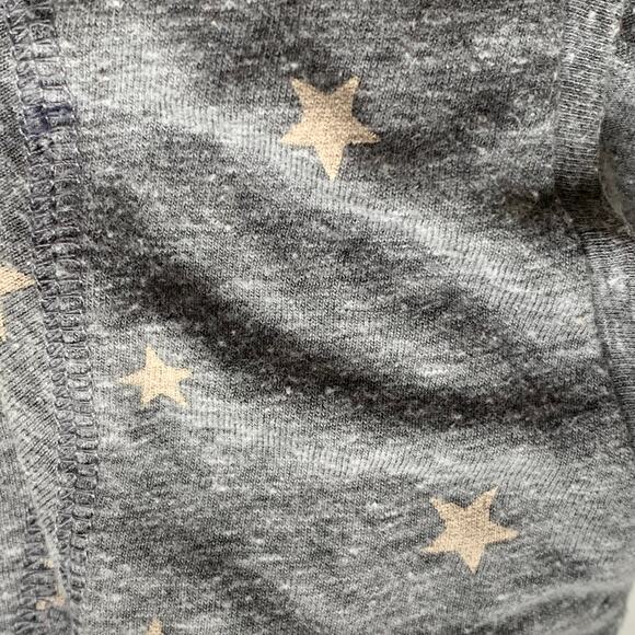 5/$25 Abercrombie & Fitch Star Tee T-shirt - Picture 3 of 7